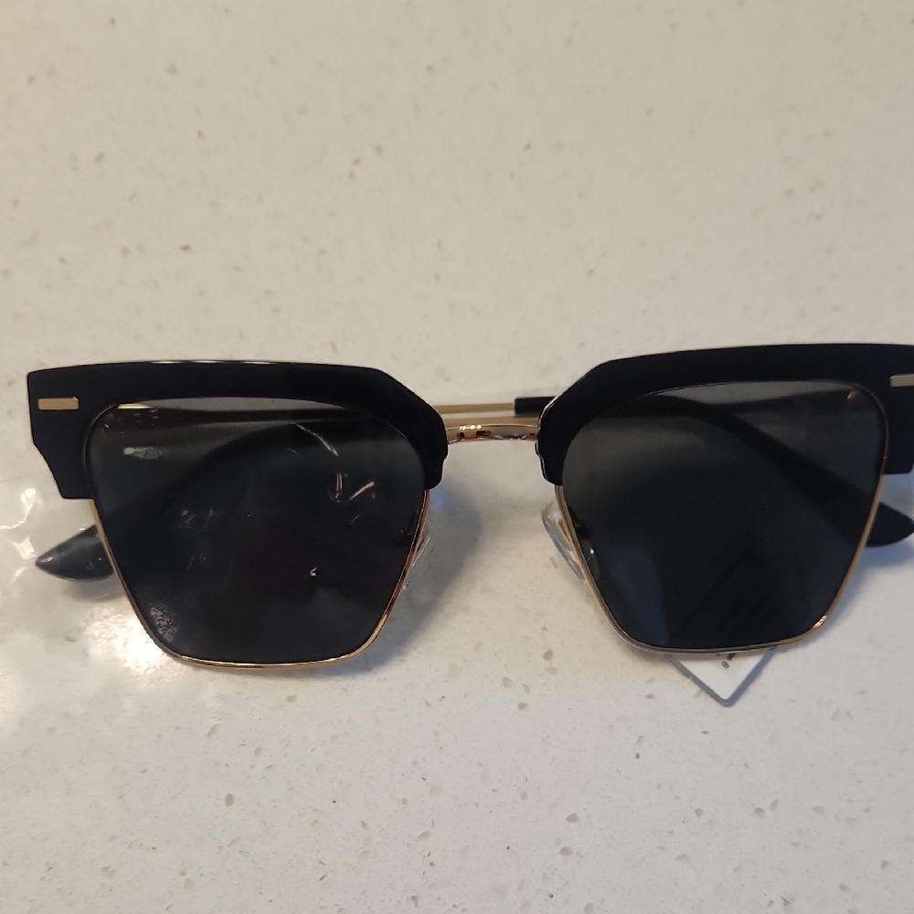 NIB DIFF Stylish Black and Gold Sunglasses